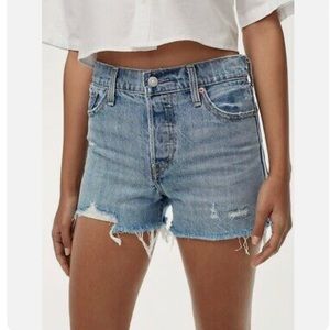 Levi’s Wedgie Short Distressed Jean Shorts Size 26